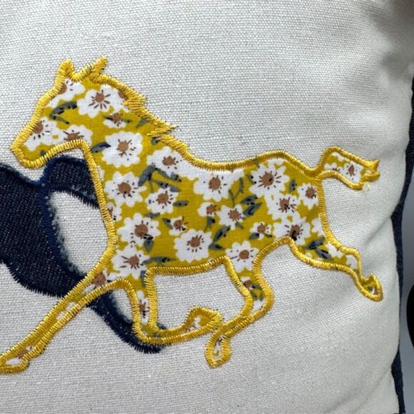 NWT Cracker Barrel Multicolor Embroidered Floral Denim Horses Square 16" Pillow - Picture 7 of 12